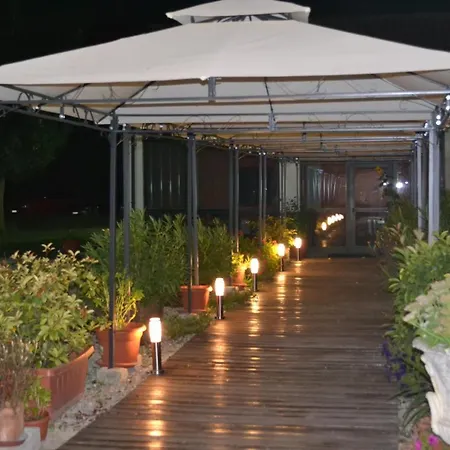 Ξενοδοχείο Riviera Ristorante La Briciola 2*
