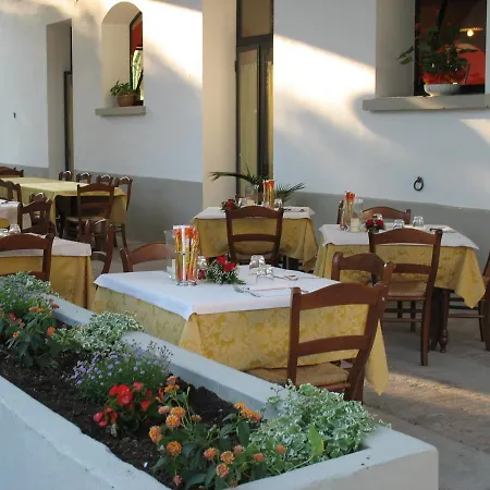 Ξενοδοχείο Riviera Ristorante La Briciola